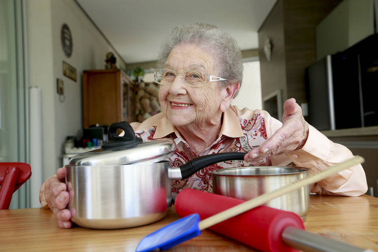 Veja imagens de Palmirinha, apresentadora e cozinheira, morta aos 91 anos