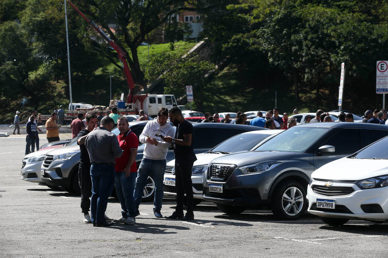 Motoristas da Uber e 99 fazem paralisação nesta segunda (15) em São Paulo