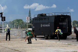 8 DE JANEIRO / PROTESTO GOLPISTA / VANDALISMO / CHOQUE PM / POLICIA MILITAR / FOTOS ARQUIVO