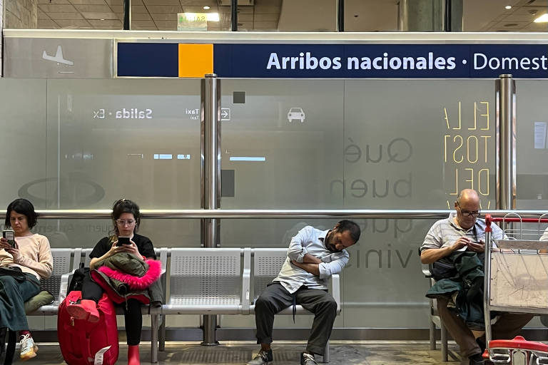 Aeroporto de Buenos Aires vira abrigo para moradores de rua