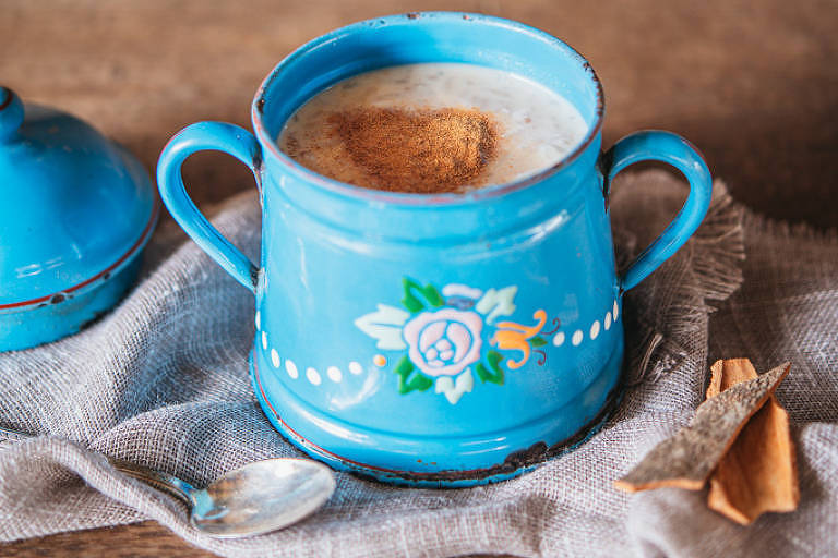 Veja receitas doces aconchegantes para o frio, como bolinho de chuva e canjica