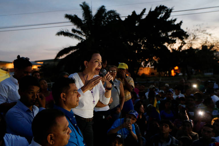 A líder opositora venezuelana María Corina Machado durante comício em Maturin