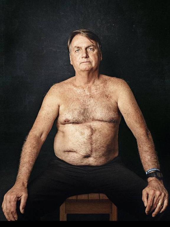 O ex-presidente Jair Bolsonaro (PL) sem camisa em foto divulgada após o resultado do julgamento que o tornou inelegível no TSE (Tribunal Superior Eleitoral)