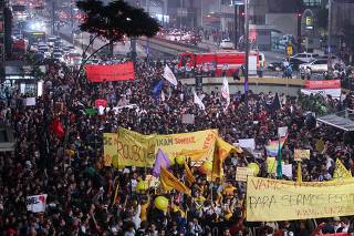 PROTESTO NA PAULISTA CONTRA AUMENTO DA TARIFA DE ONIBUS