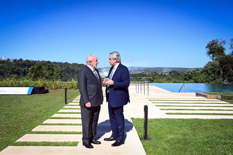 Presidente Lula e argentino Alberto Fernández em reunião do Mercosul