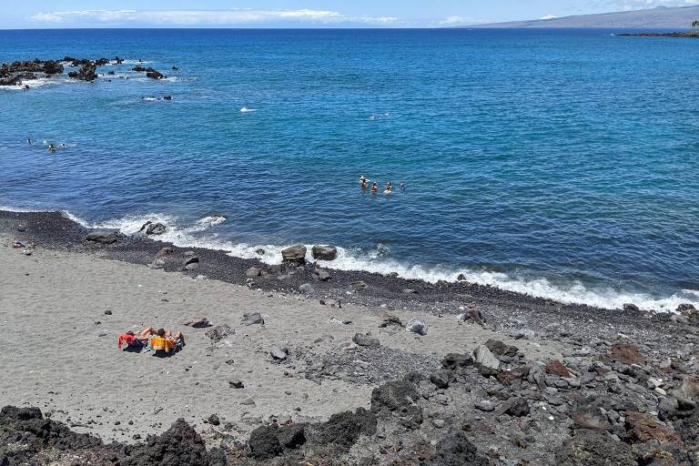 Praia 49 Black Sand, na Big Island, no Havaí