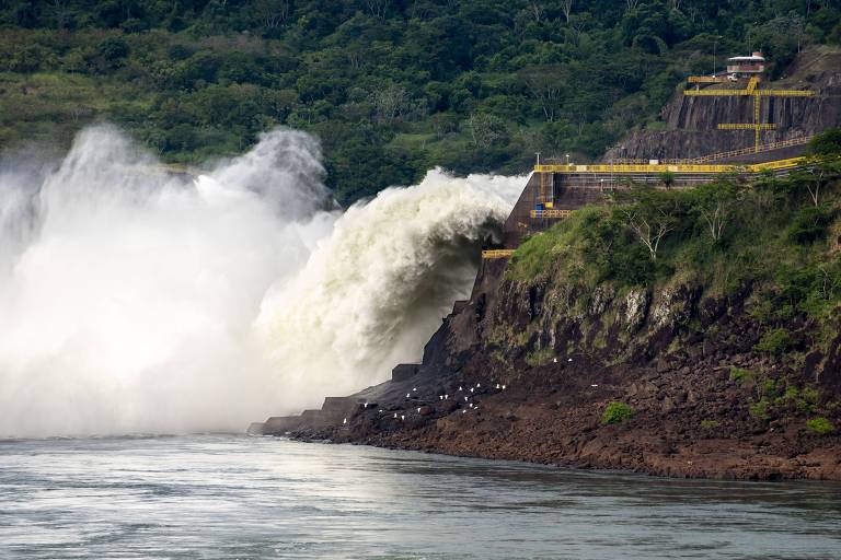 Bônus de R$ 1,2 bi de Itaipu deverá ser redirecionado para aliviar conta de consumidores do RS