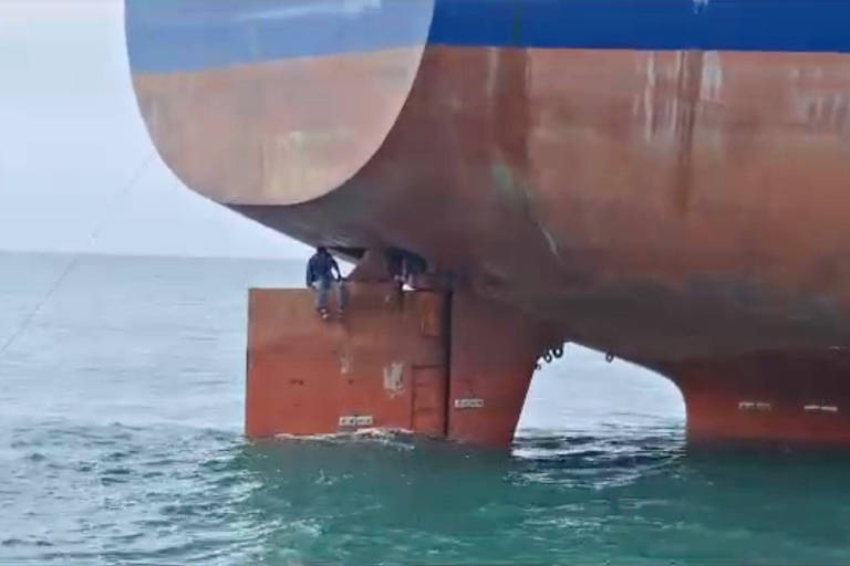 PF resgata quatro nigerianos que viajaram por 13 dias em leme de navio até o Brasil