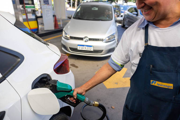 Gasolina e etanol começam o ano com queda de preço