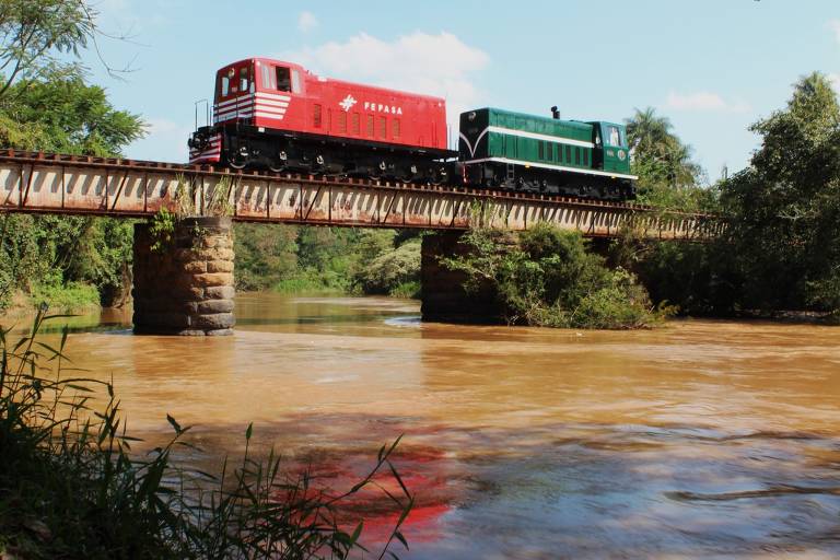 Locomotivas são restauradas e passam a ser usadas em ferrovia no interior de SP