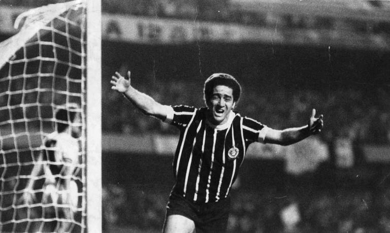 Palhinha, ídolo do Corinthians, morre aos 73 anos