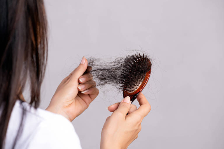 Saiba o que fazer para queda de cabelo