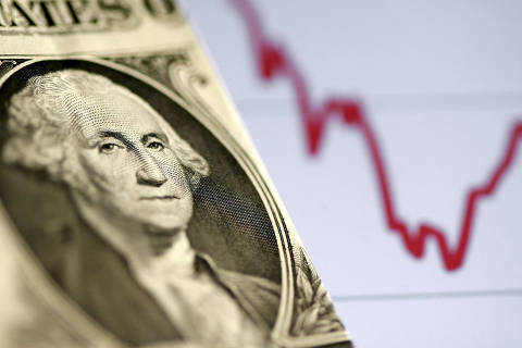 Dólar fecha estável e Bolsa dispara, com guerra da Ucrânia e pacote fiscal no radar