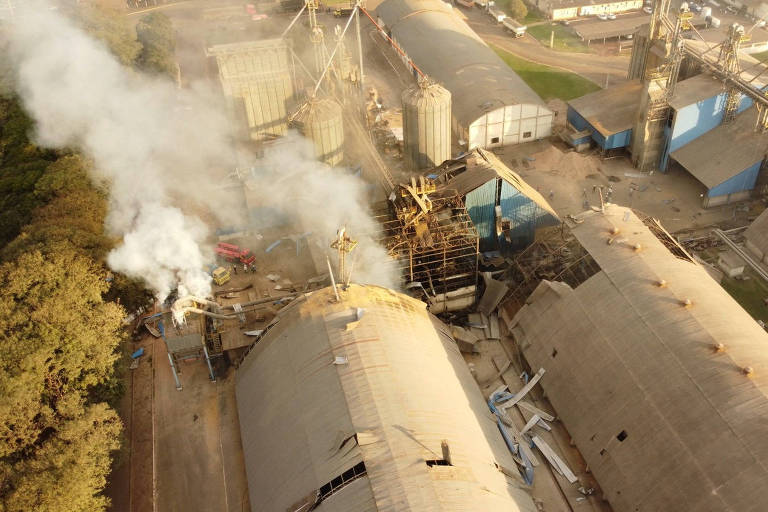 Área da cooperativa C. Vale, em Palotina (PR), atingida por explosão