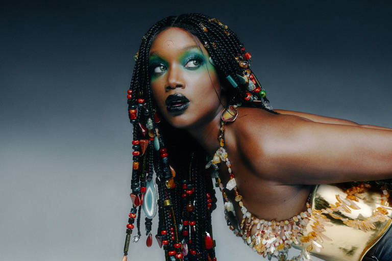 Iza diz estar sem voz e cancela show no rastro de seu novo disco, 'Afrodhit'