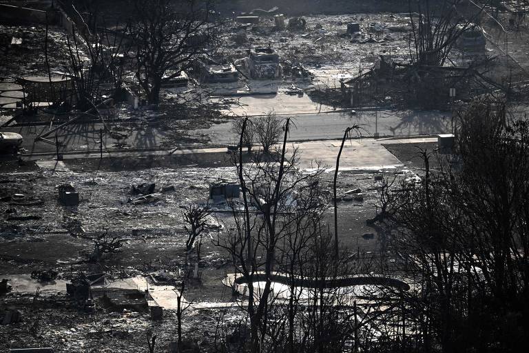 Incêndio florestal destrói cidade turística e histórica do Havaí