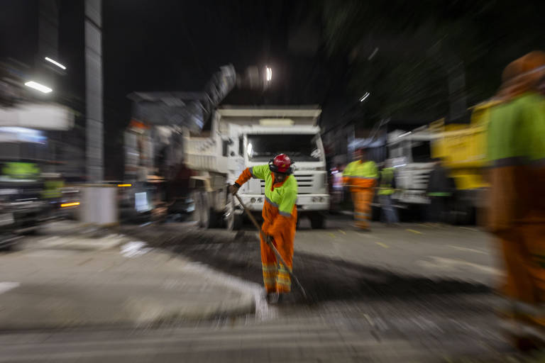 Programa de recapeamento em SP atende menos vias em bairros pobres