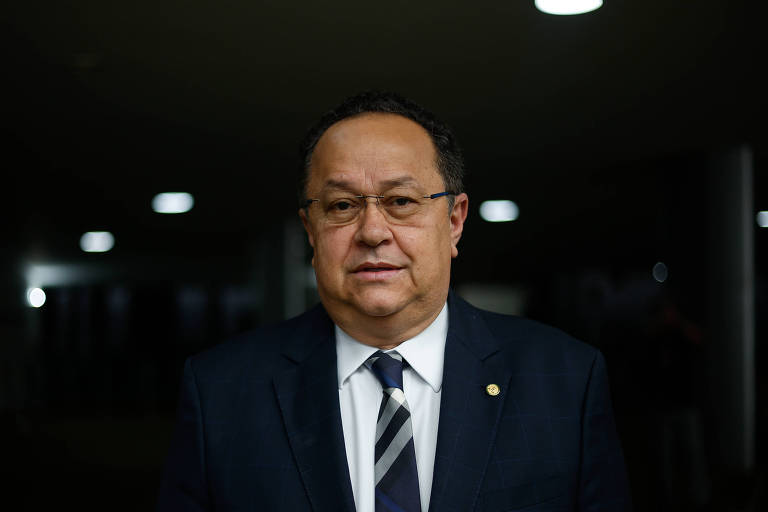 O presidente da Frente Parlamentar Evangélica, deputado federal Silas Câmara (Republicanos-AM), posa para foto no salão verde da Câmara dos Deputados, em Brasília