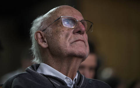 SAO PAULO-SP - 12/08/2023 -  Padre Julio Lancellotti e homenageado pelos  mais de 40 anos dedicados a luta pelos direitos humanos, na estreia do filme 
