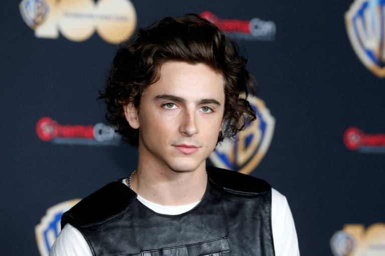 Timothée Chalamet prova chocolate brasileiro e elogia Sonho de Valsa: 'Gostoso'