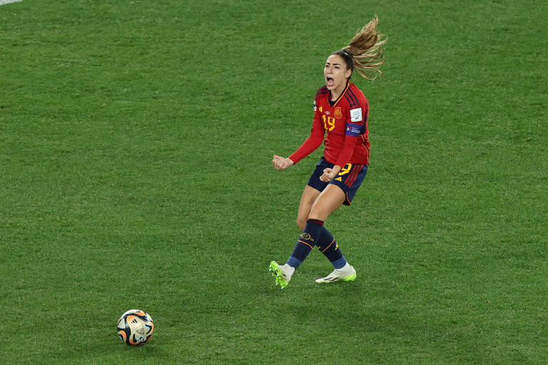 Olga Carmona volta a decidir e marca nome na história da Copa do Mundo feminina