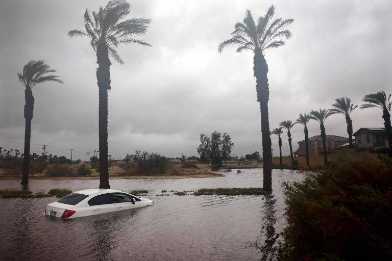 Primeira tempestade tropical em 80 anos provoca alagamentos na Califórnia