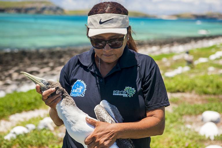 Guarda-parque que cuida de Abrolhos há 35 anos recebe prêmio internacional