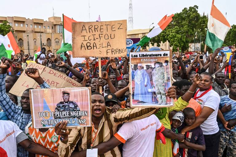 Junta militar do Níger expulsa embaixador da França um mês após golpe