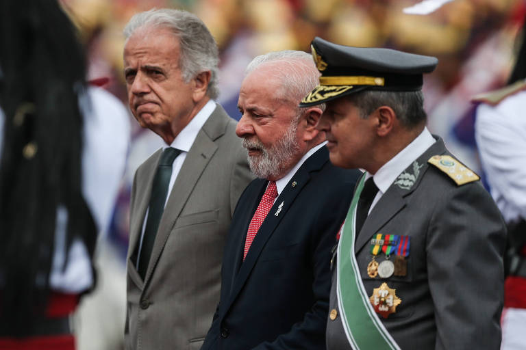 Governo Lula foca militares e atualiza políticas de defesa sem sociedade civil