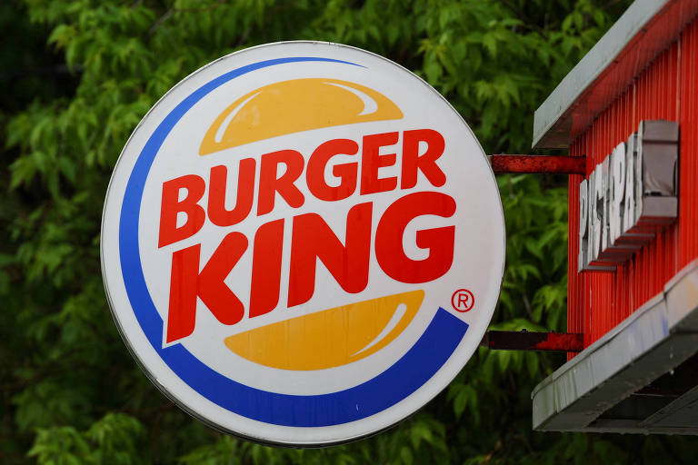Burger King enfrentará processo judicial sobre tamanho enganoso de sanduíche Whopper