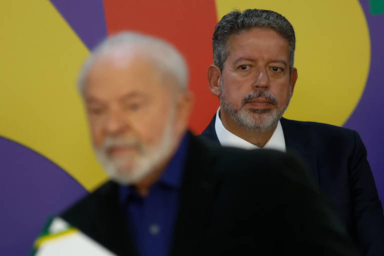 Presidente Lula (PT) e presidente da Câmara, Arthur Lira (PP-AL), na sanção da nova política de salário mínimo