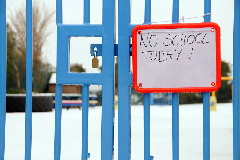 Risco de desabamento de escolas na Inglaterra abre desafio para governo