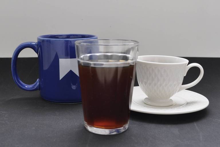 Café na xícara, caneca ou copo americano? Recipiente muda percepção do sabor