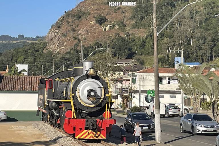 Locomotiva fabricada na antiga Tchecoslováquia é atração em cidade de Santa Catarina