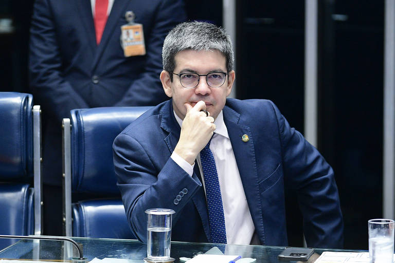 Senador Randolfe Rodrigues, líder do Governo no Congresso e autor da PEC