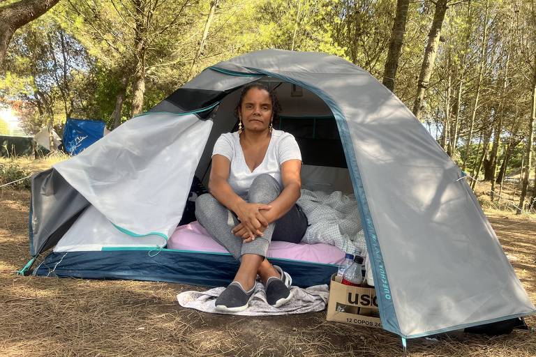 Disparada de preços na habitação força brasileiros a viverem em barracas em Portugal