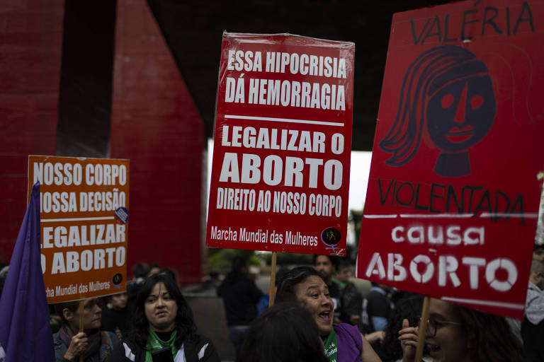 Ato pela descriminalização e legalização do aborto na América Latina e Caribe, na avenida Paulista