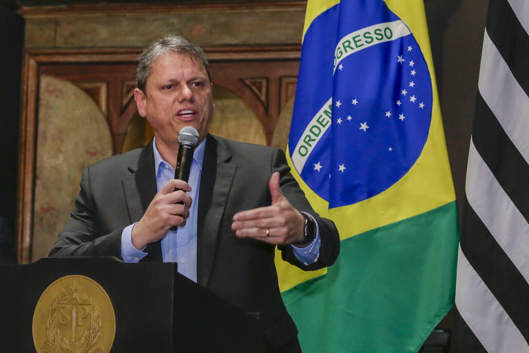 Leitora critica mais um erro do governador Tarcísio de Freitas na educação