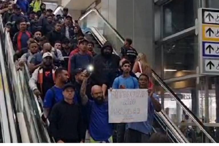Funcionários do aeroporto de Guarulhos protestam contra proibição de celular em terminal de cargas