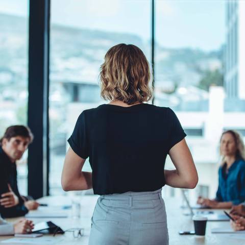 Female business leader conducting a meeting
( Foto: Jacob Lund / adobe stock ) ORG XMIT: pwoo8t