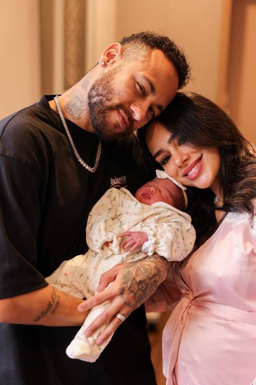 Neymar e Bruna Biancardi mostram fotos da filha Mavie