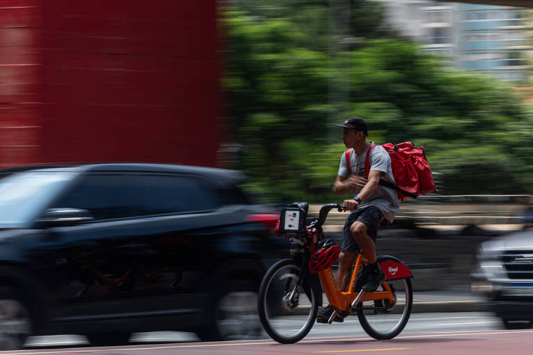 Uberização no mundo do trabalho impõe desafios à esquerda