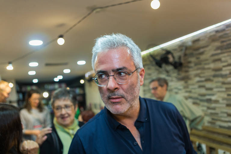 Lançamento do livro 'Canto Escuro', do advogado Renato Stanziola Vieira