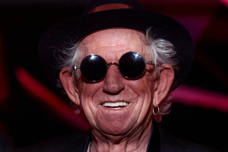 Keith Richards, dos Rolling Stones, diz que a artrite mudou sua forma de tocar