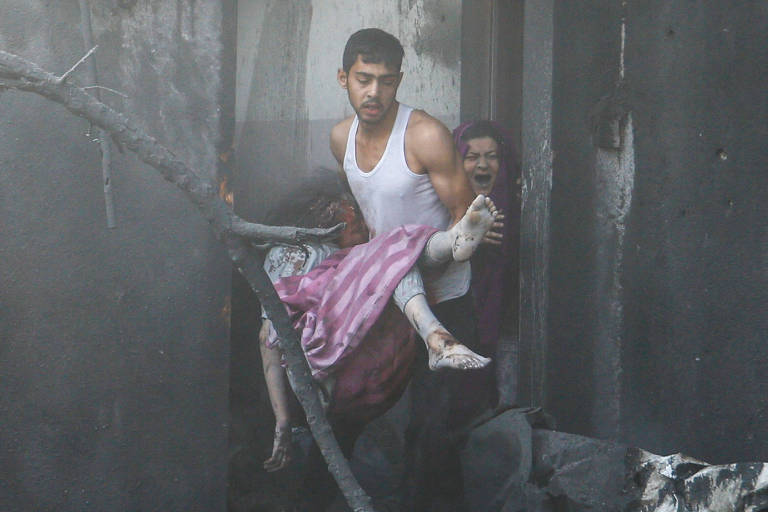 Crianças são um terço das vítimas da guerra em Gaza, afirmam palestinos