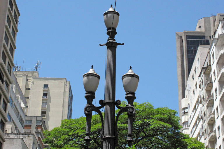 A história dos postes de iluminação antigos de São Paulo