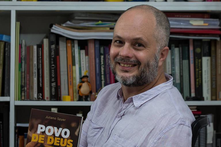 Antropólogo Juliano Spyer participa de um debate no parque Villa-Lobos em SP