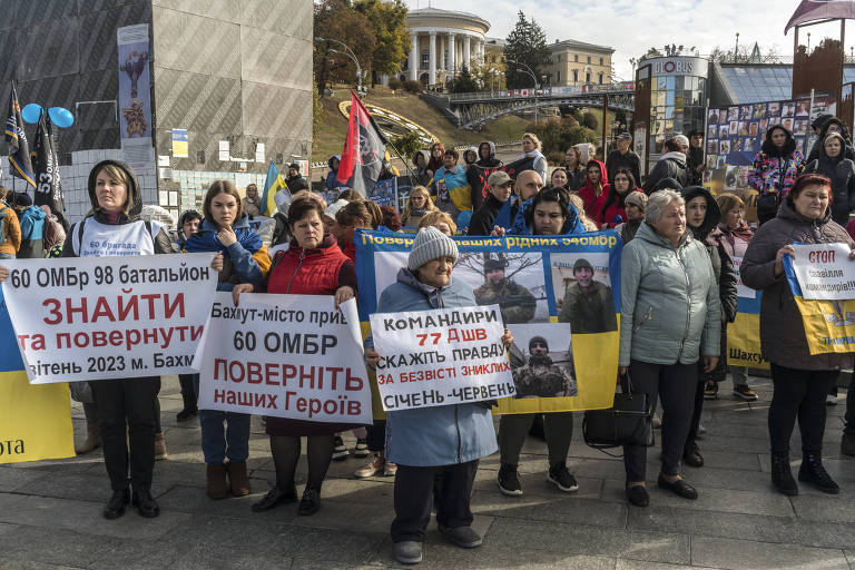 Famílias de soldados desaparecidos protestam na Ucrânia em rara manifestação