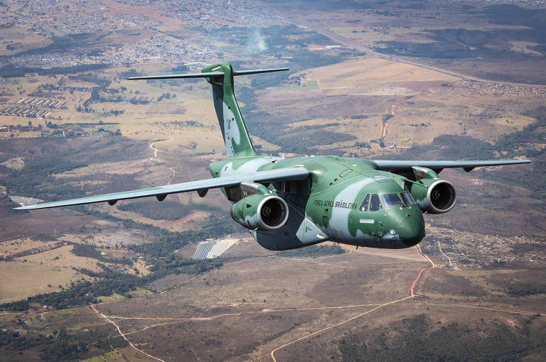 Embraer negocia 1ª linha do cargueiro KC-390 fora do Brasil