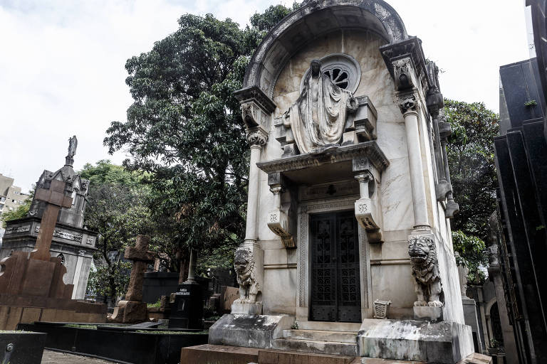 Concessão de cemitérios cria disputa entre funerárias de São Paulo